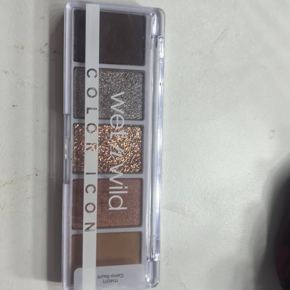 Wet and wild eyeshadow 5 pan pallet